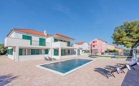 Crowonder Villa Lucija With Large Swimming Pool